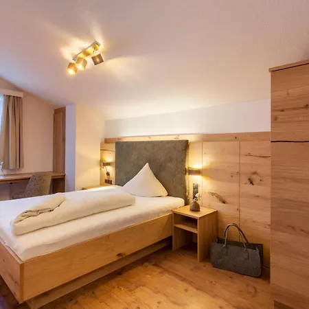 Luggi Hotel 2*