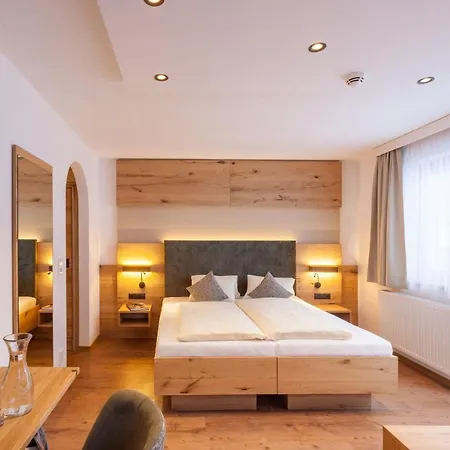 Luggi Hotel 2*