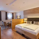 Hotel Luggi 2*